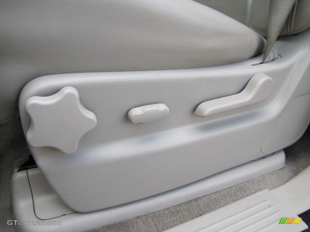 2010 Suburban LT 4x4 - Black / Light Titanium/Dark Titanium photo #42