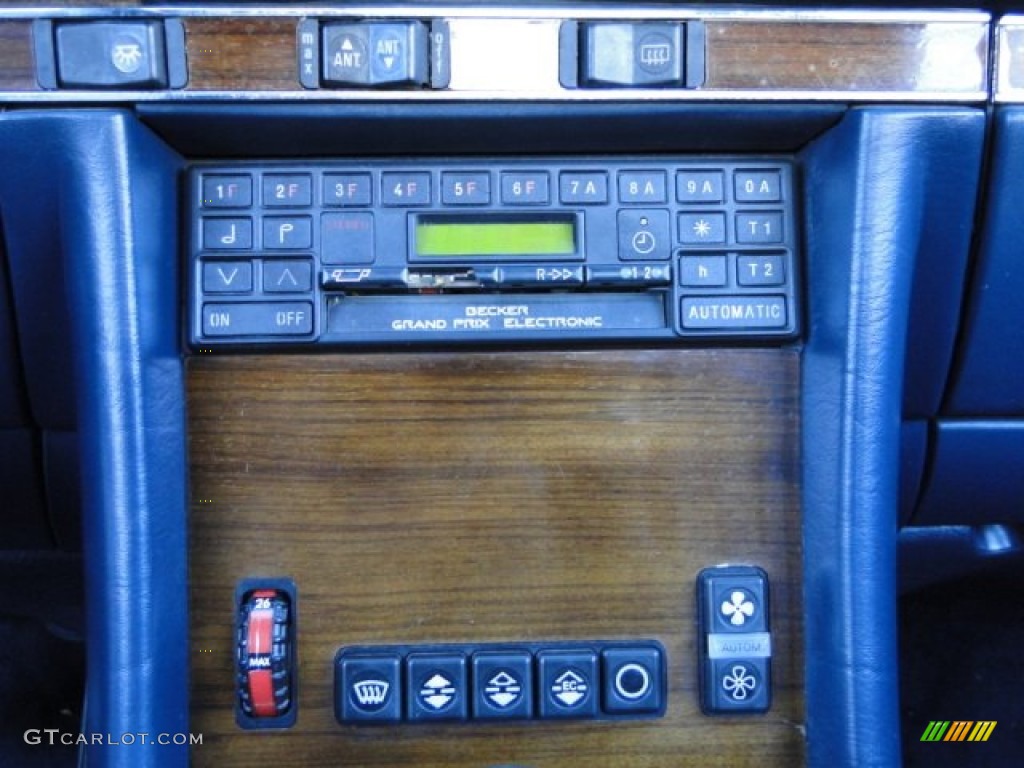 1982 Mercedes-Benz SL Class 380 SL Roadster Audio System Photos