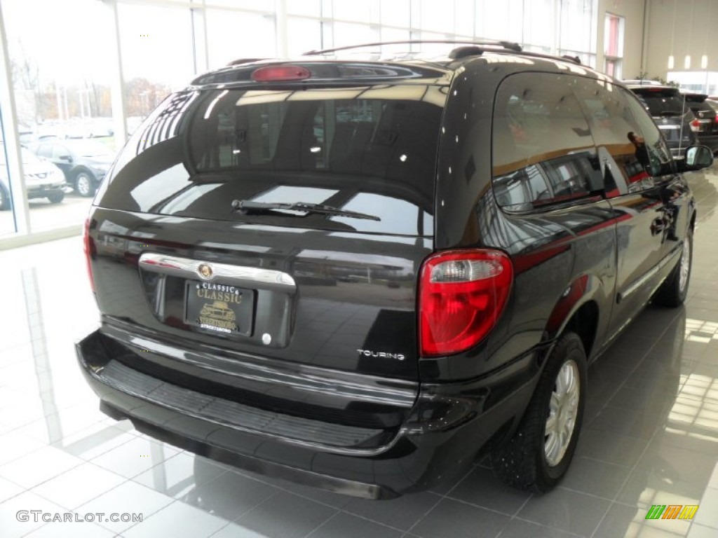 2007 Town & Country Touring - Brilliant Black Crystal Pearl / Medium Slate Gray photo #1