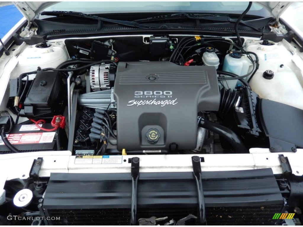 2001 Park Avenue Ultra - White / Taupe photo #28