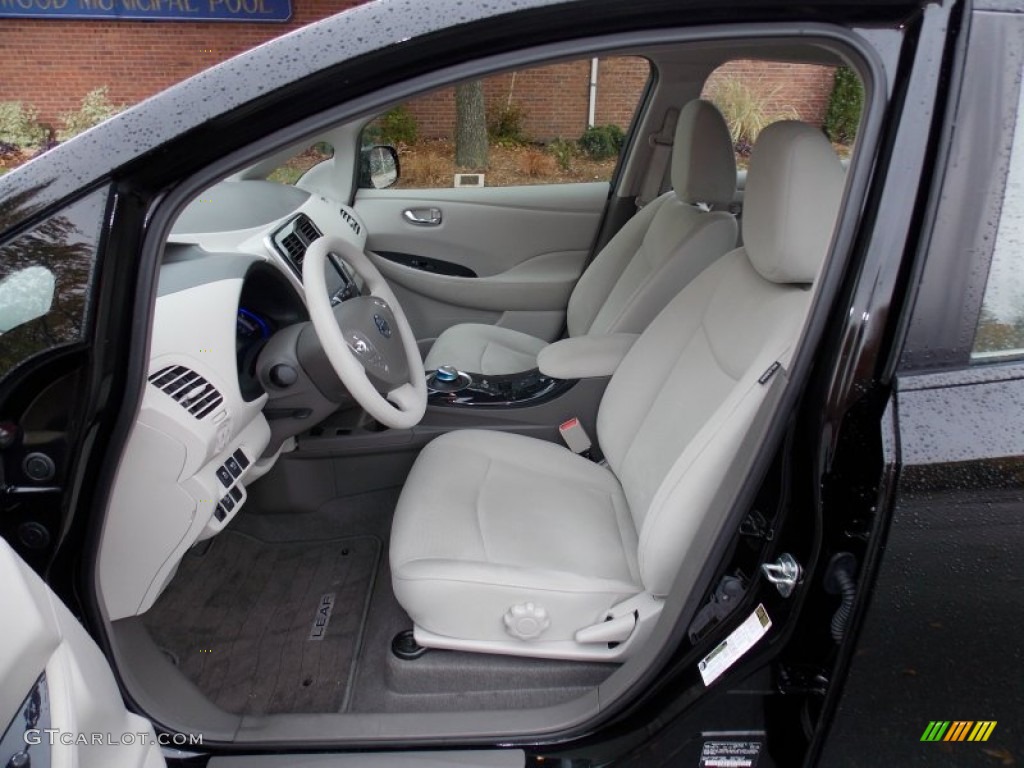 Light Gray Interior 2011 Nissan LEAF SL Photo #87681596