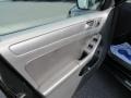 Black - Jetta SE Sedan Photo No. 12