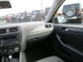 Black - Jetta SE Sedan Photo No. 17