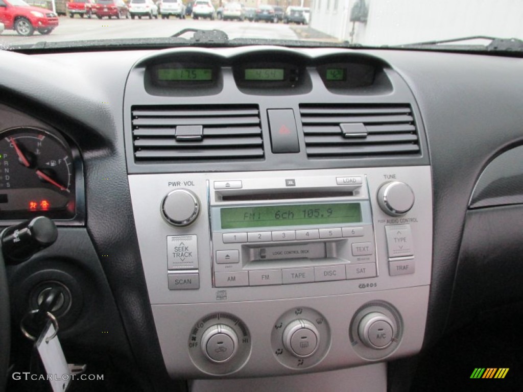 2005 Toyota Solara SLE V6 Coupe Controls Photos