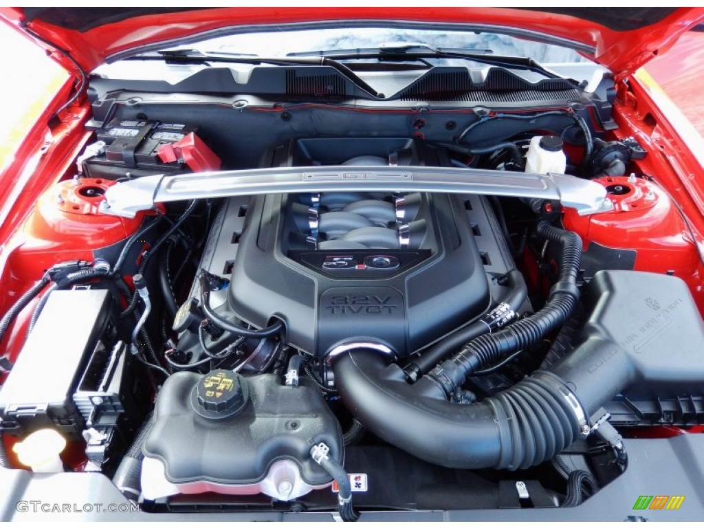 2014 Ford Mustang GT/CS California Special Coupe Engine Photos