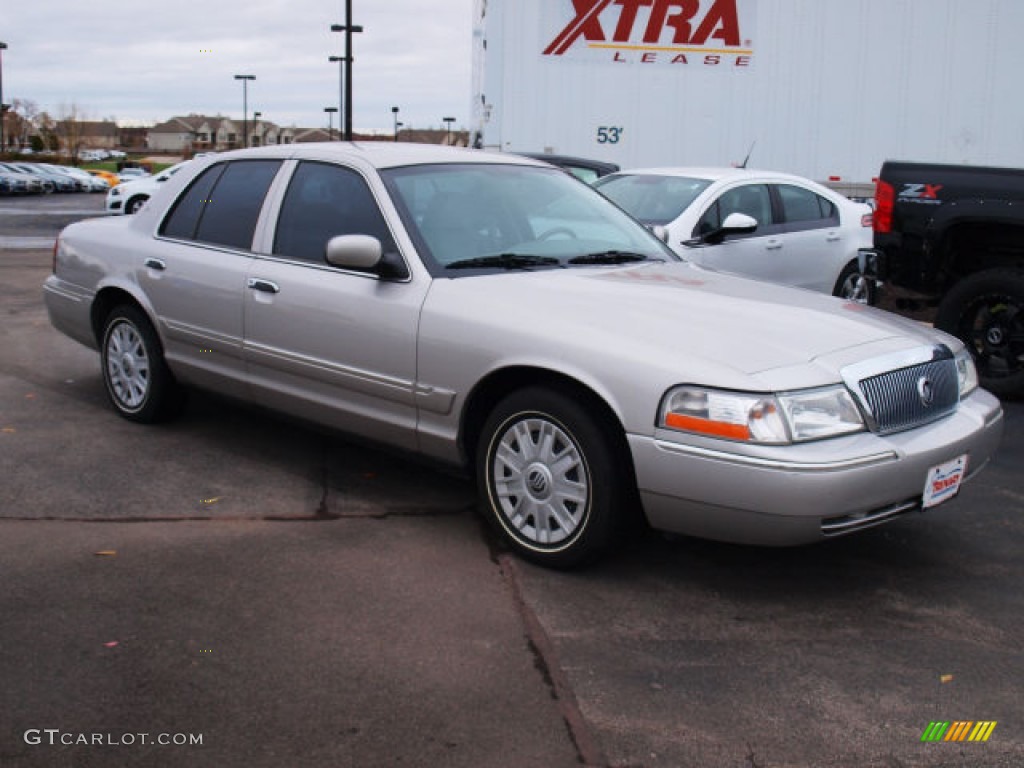 2004 Grand Marquis GS - Silver Birch Metallic / Light Flint photo #2
