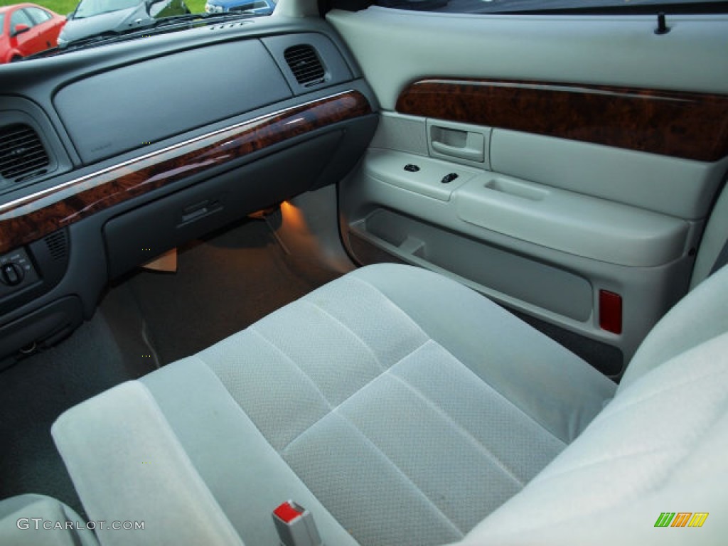 2004 Grand Marquis GS - Silver Birch Metallic / Light Flint photo #13