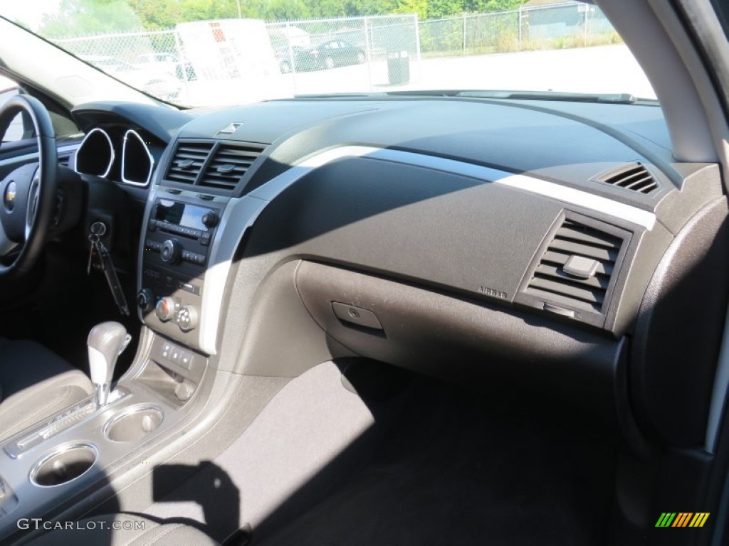 2009 Traverse LT - Silver Moss Metallic / Ebony photo #21