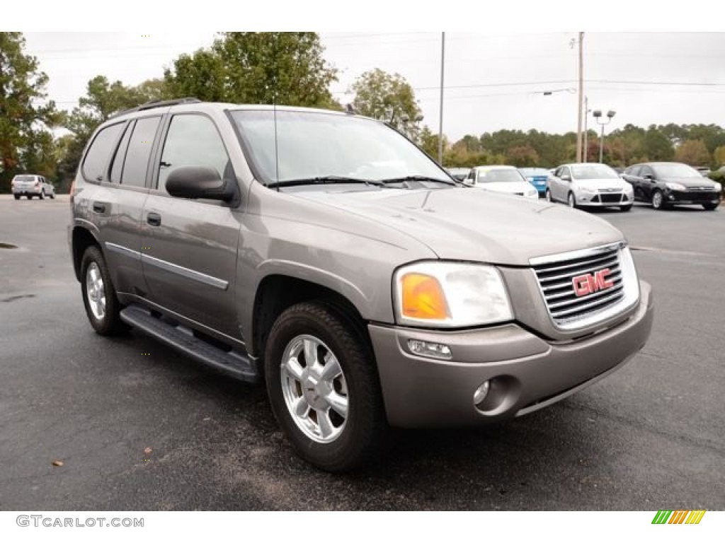 2007 Envoy SLE - Sand Beige Metallic / Light Gray photo #3