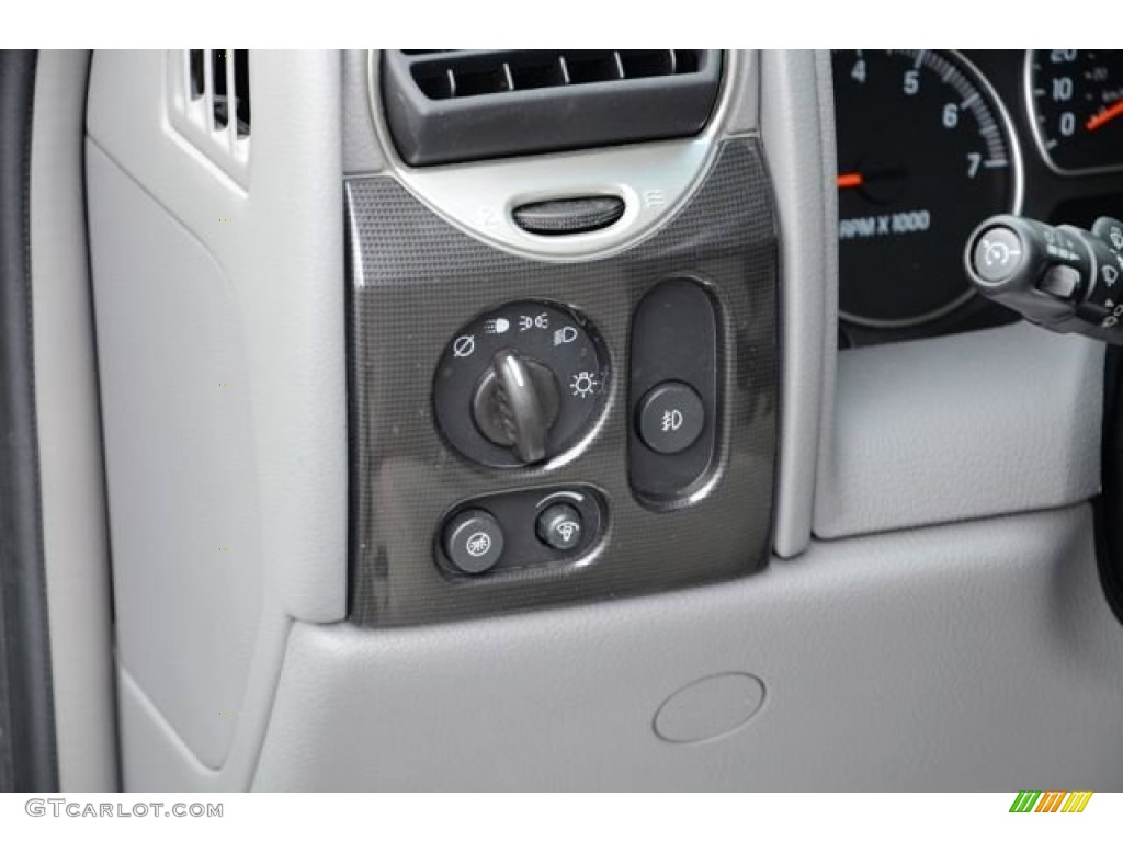 2007 Envoy SLE - Sand Beige Metallic / Light Gray photo #20