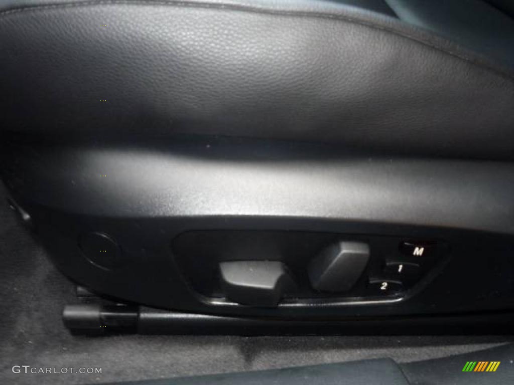2006 3 Series 330i Sedan - Jet Black / Black photo #31