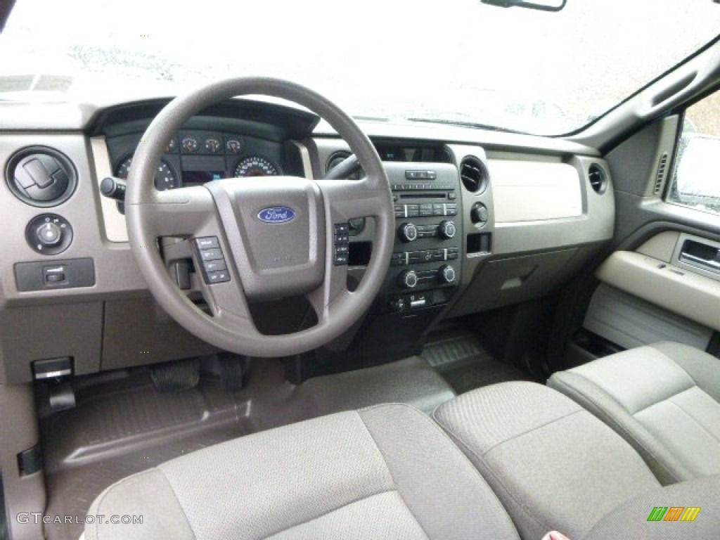 Stone/Medium Stone Interior 2009 Ford F150 STX SuperCab 4x4 Photo #87697775