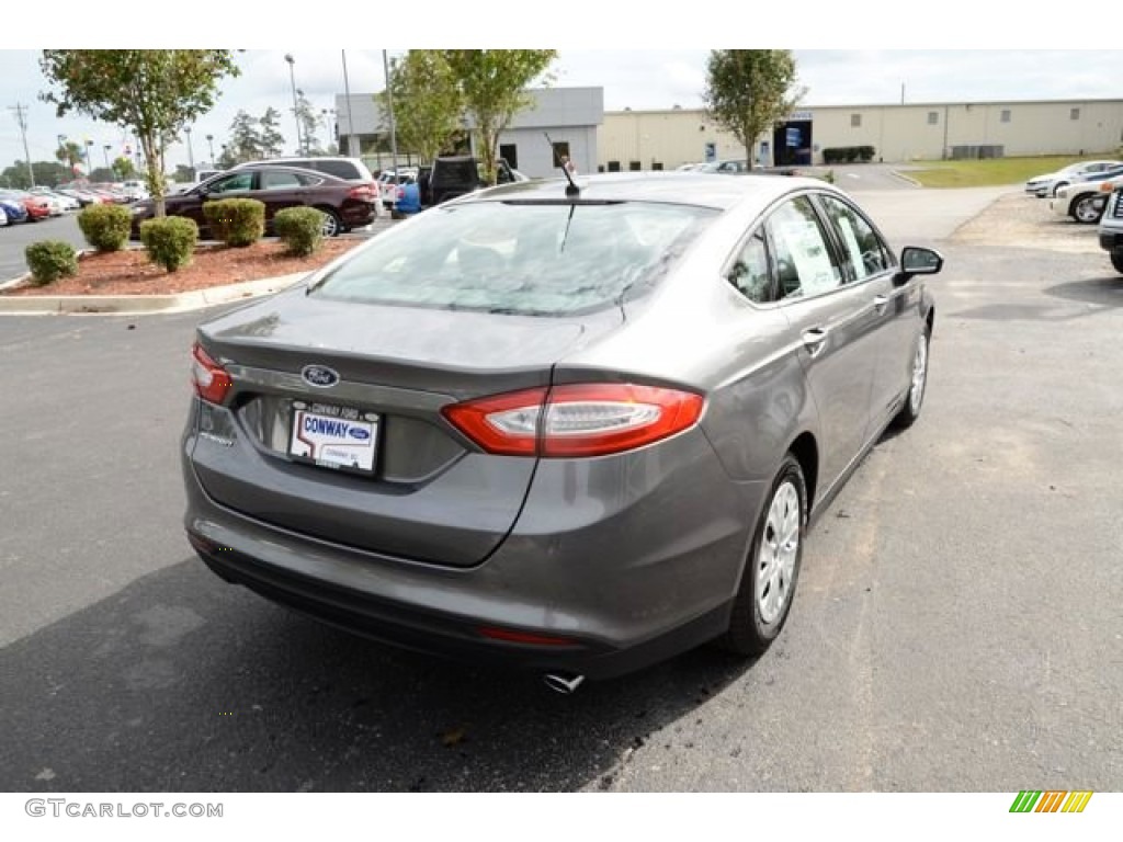 2014 Fusion S - Sterling Gray / Earth Gray photo #5