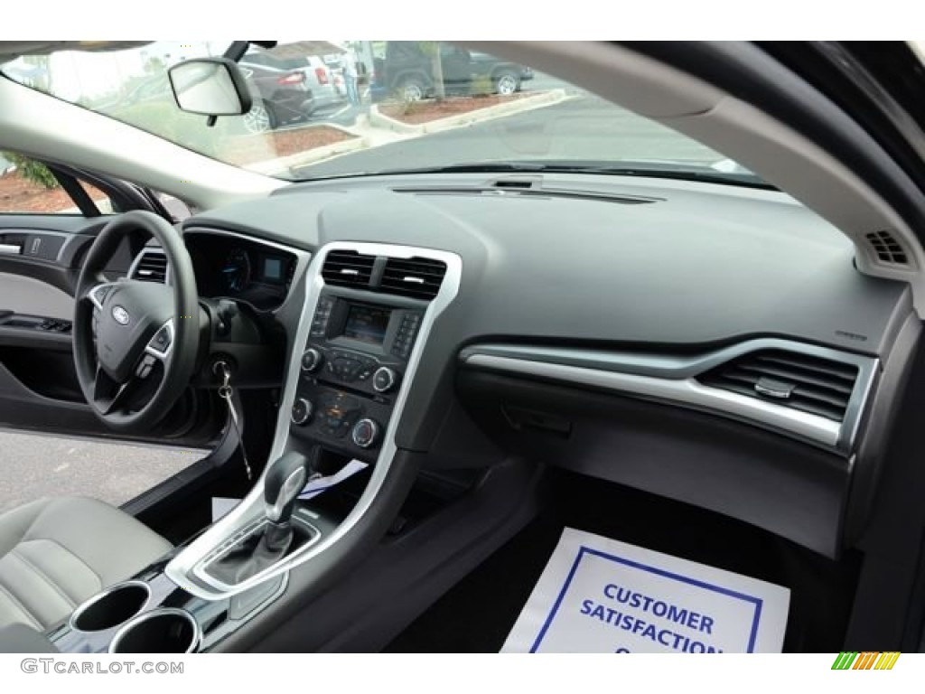 2014 Fusion S - Sterling Gray / Earth Gray photo #16
