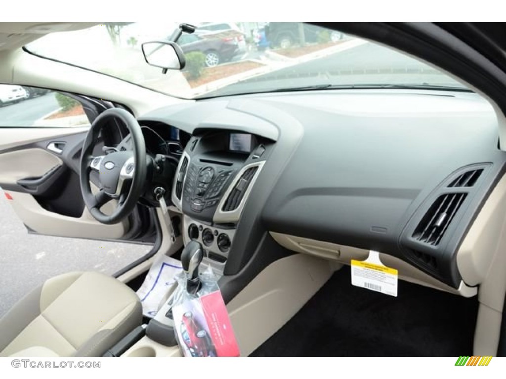 2014 Focus SE Hatchback - Sterling Gray / Medium Light Stone photo #17