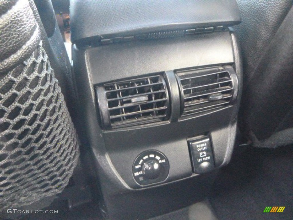2004 Endeavor Limited AWD - Kalapana Black / Charcoal Gray photo #18