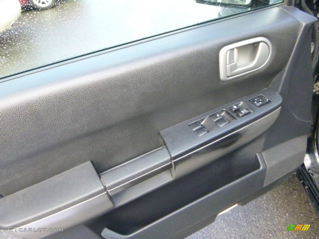 2004 Endeavor Limited AWD - Kalapana Black / Charcoal Gray photo #20
