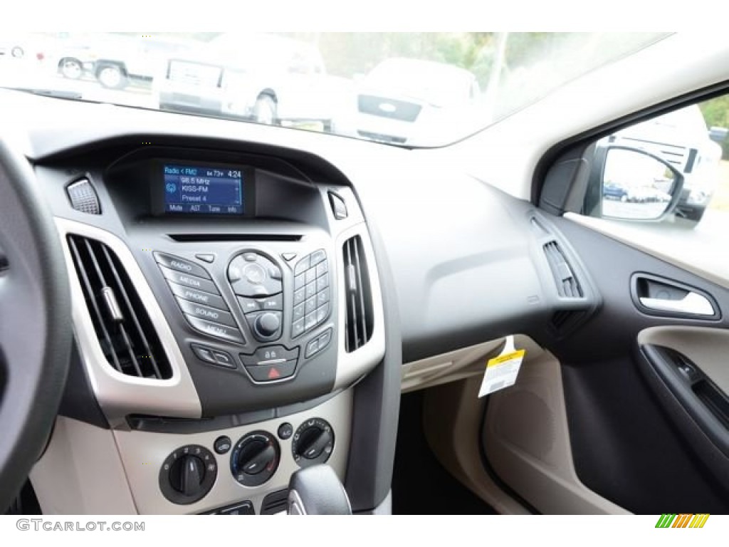 2014 Focus SE Hatchback - Sterling Gray / Medium Light Stone photo #29