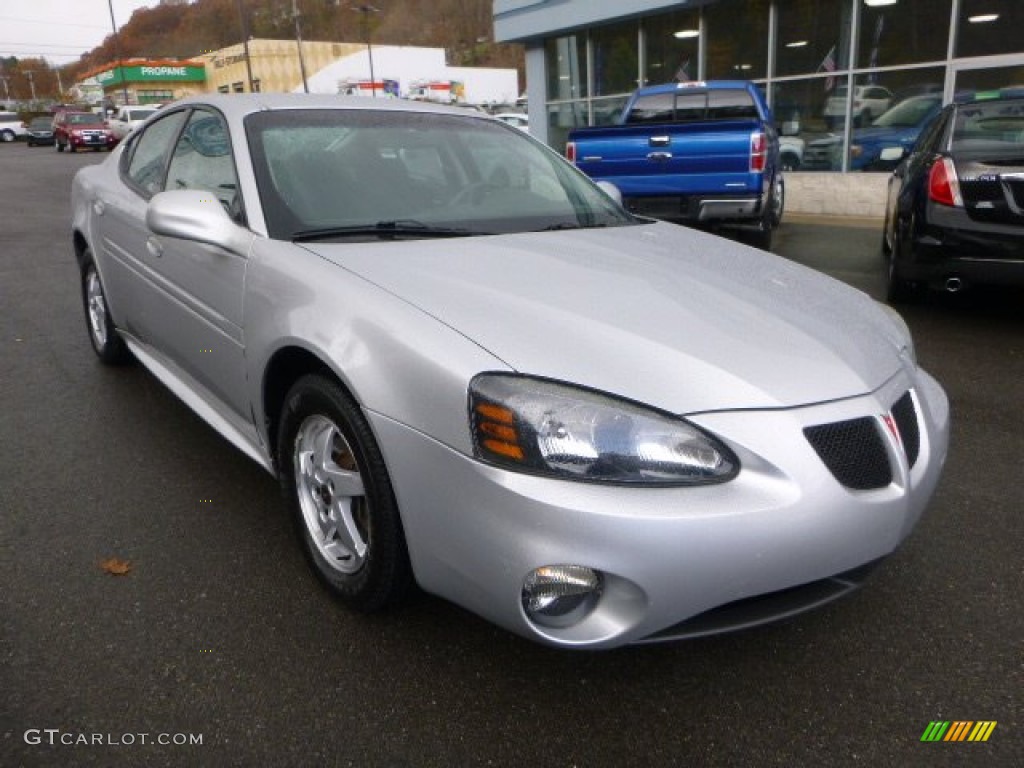 2004 Grand Prix GT Sedan - Galaxy Silver Metallic / Dark Pewter photo #8
