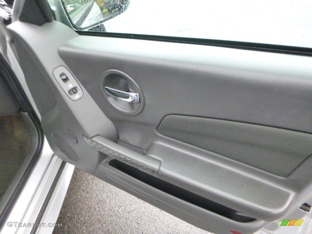 2004 Grand Prix GT Sedan - Galaxy Silver Metallic / Dark Pewter photo #12