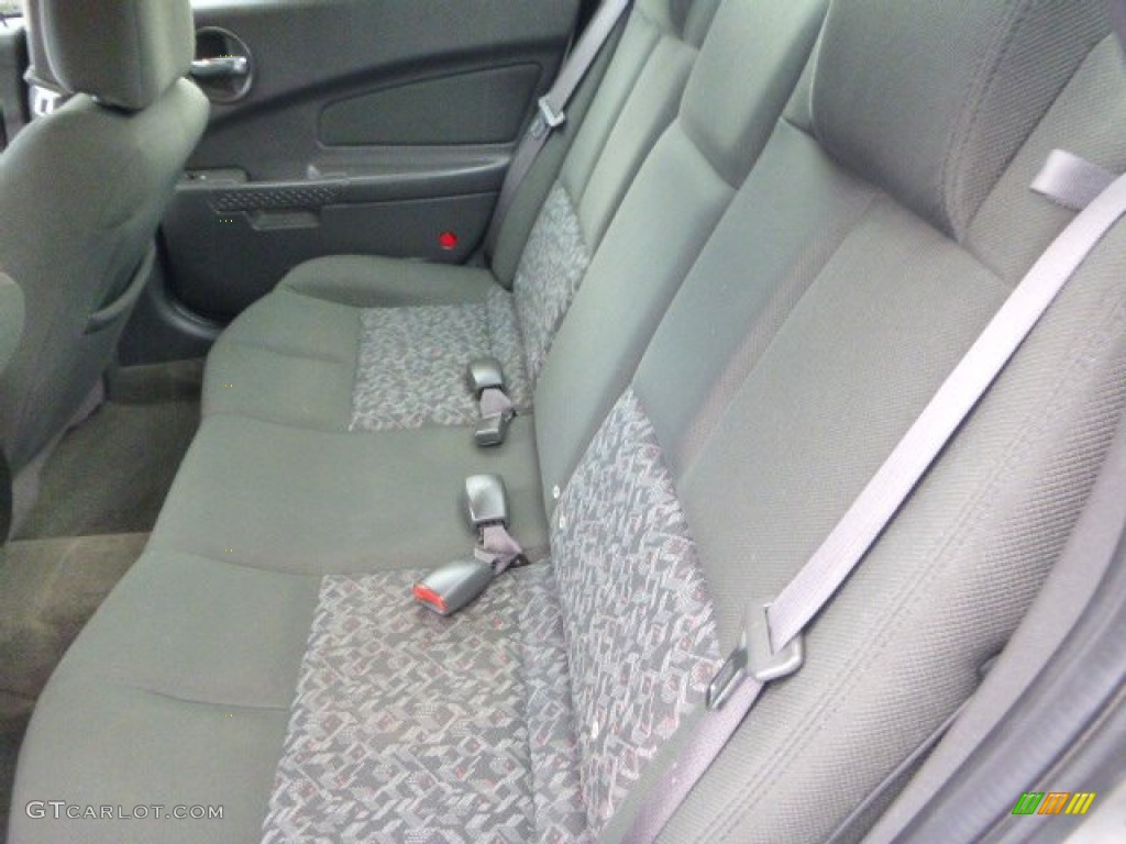 2004 Grand Prix GT Sedan - Galaxy Silver Metallic / Dark Pewter photo #16