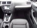 Black - Jetta SE Sedan Photo No. 15