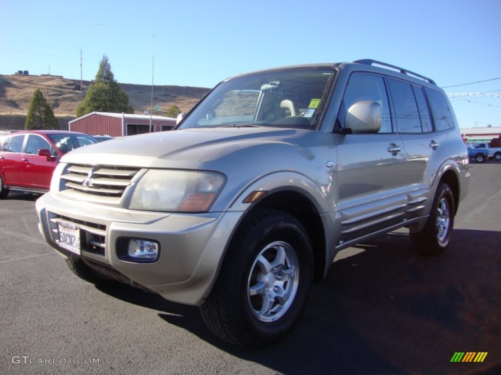 2002 Montero Limited 4x4 - Sudan Beige Metallic / Tan photo #3