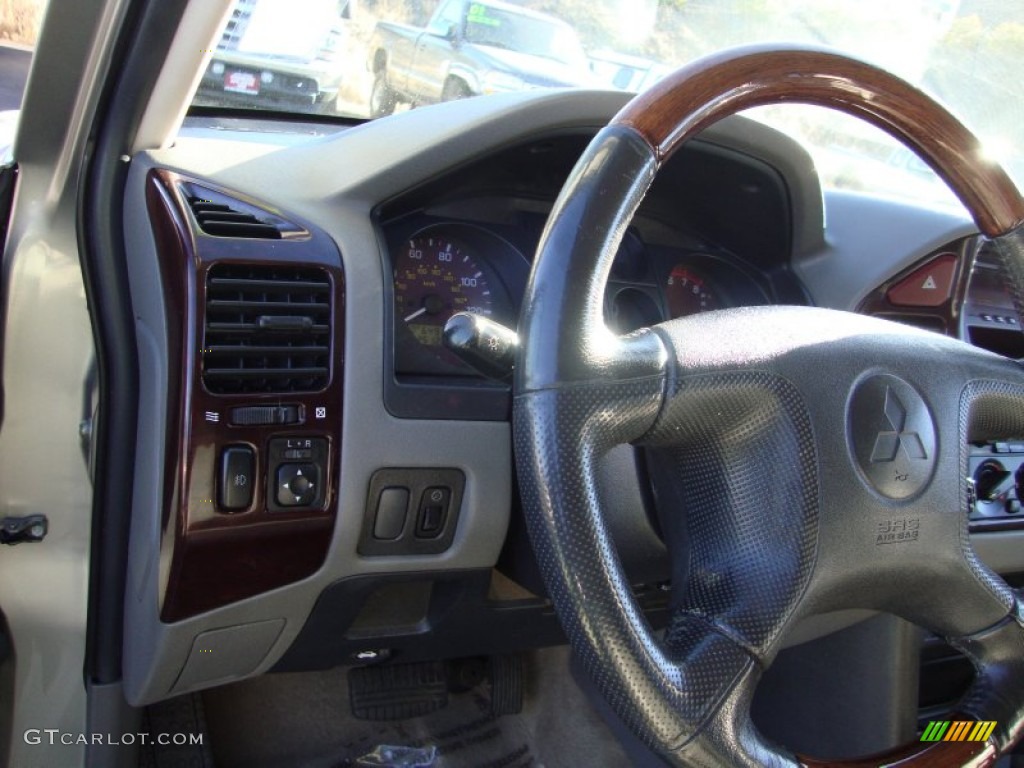 2002 Montero Limited 4x4 - Sudan Beige Metallic / Tan photo #11