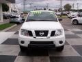 2013 Glacier White Nissan Frontier SV V6 Crew Cab 4x4  photo #2