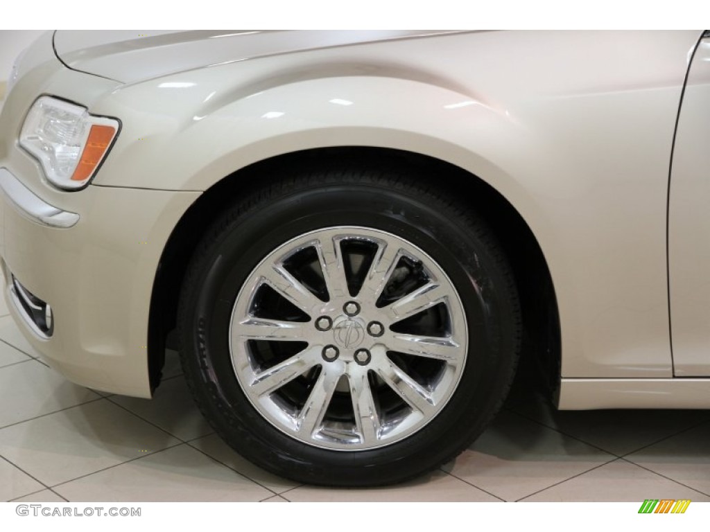 2012 Chrysler 300 Limited Wheel Photos