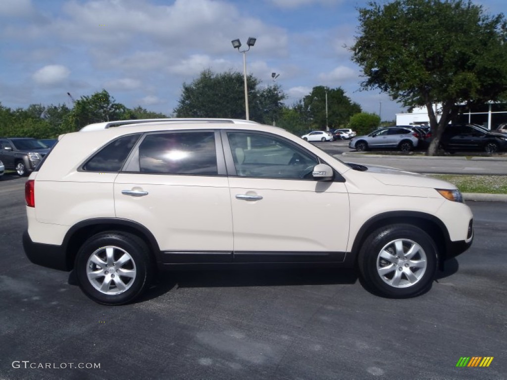 2011 Sorento LX - White Sand Beige / Beige photo #7