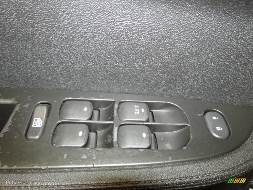 2007 Aura XR - Black Onyx / Black photo #14