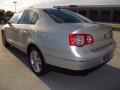 2009 White Gold Metallic Volkswagen Passat Komfort Sedan  photo #4