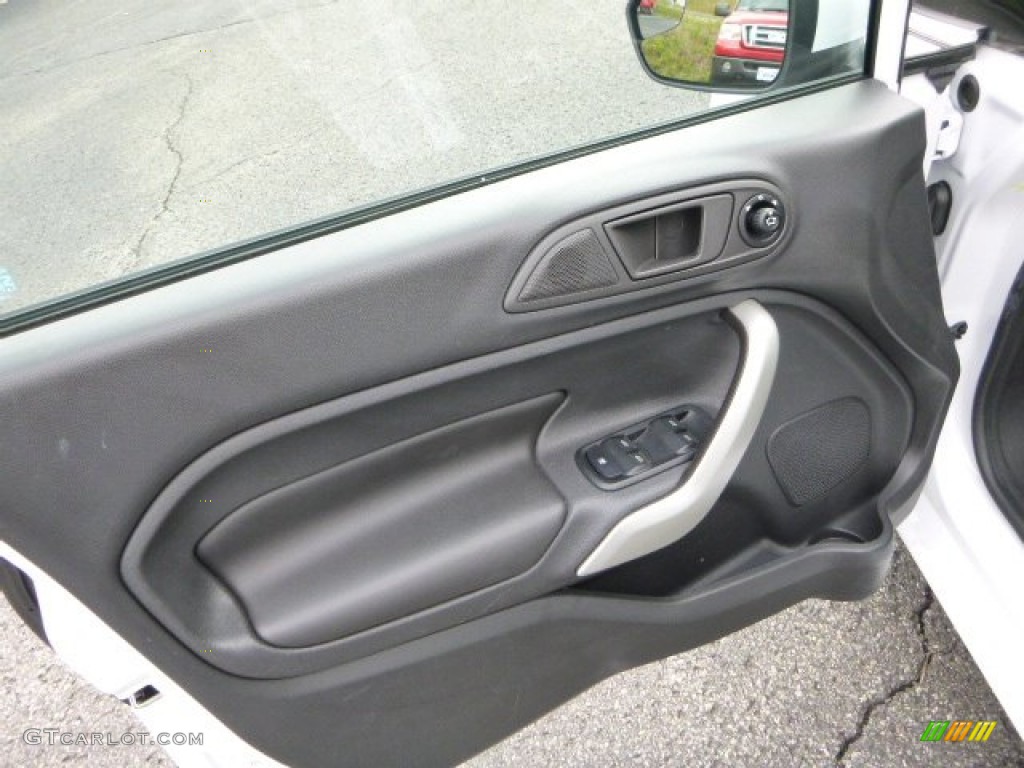 2013 Fiesta Titanium Hatchback - Oxford White / Charcoal Black Leather photo #10