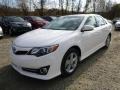 2014 Super White Toyota Camry SE  photo #7