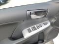 Super White - Camry SE Photo No. 14