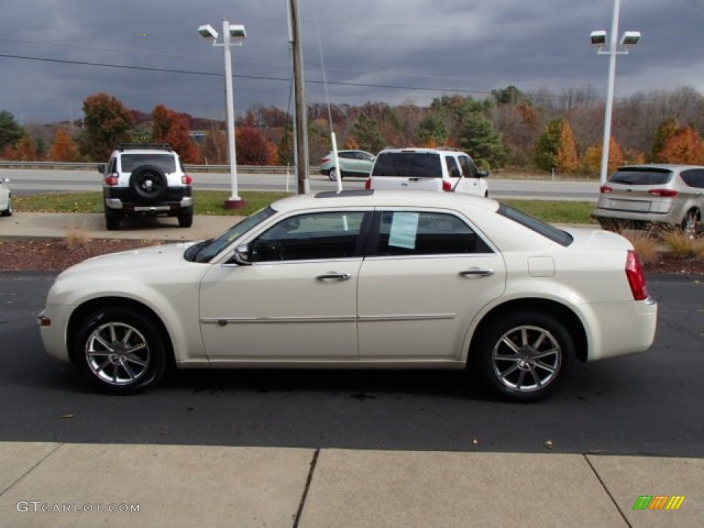 2008 300 C HEMI AWD - Cool Vanilla White / Dark Slate Gray photo #5