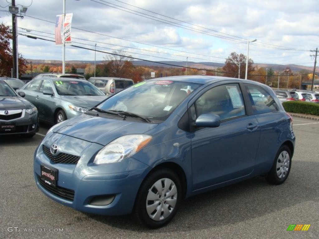 2010 Yaris 3 Door Liftback - Bayou Blue Pearl / Dark Charcoal photo #3