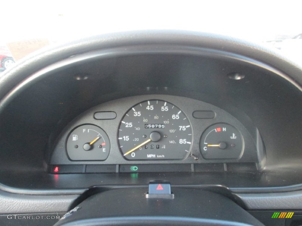 2001 Chevrolet Metro LSi Gauges Photos