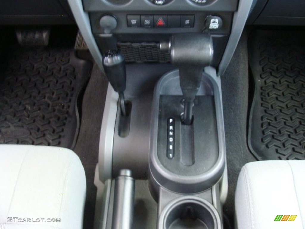2009 Jeep Wrangler Unlimited Rubicon 4x4 Transmission Photos