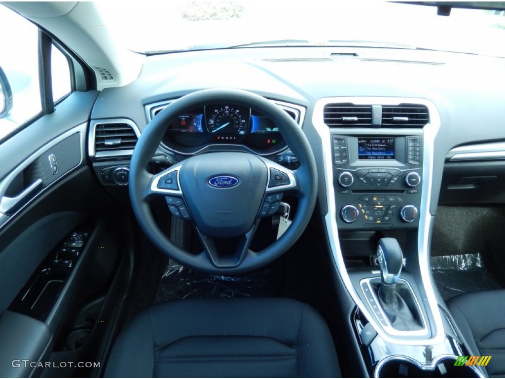 2014 Ford Fusion Hybrid SE Charcoal Black Dashboard Photo #87735126