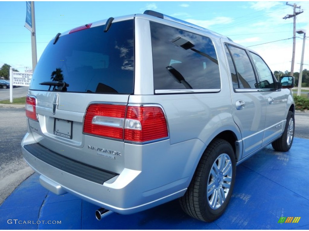 2014 Navigator 4x2 - Ingot Silver / Monochrome Limited Edition Canyon photo #3