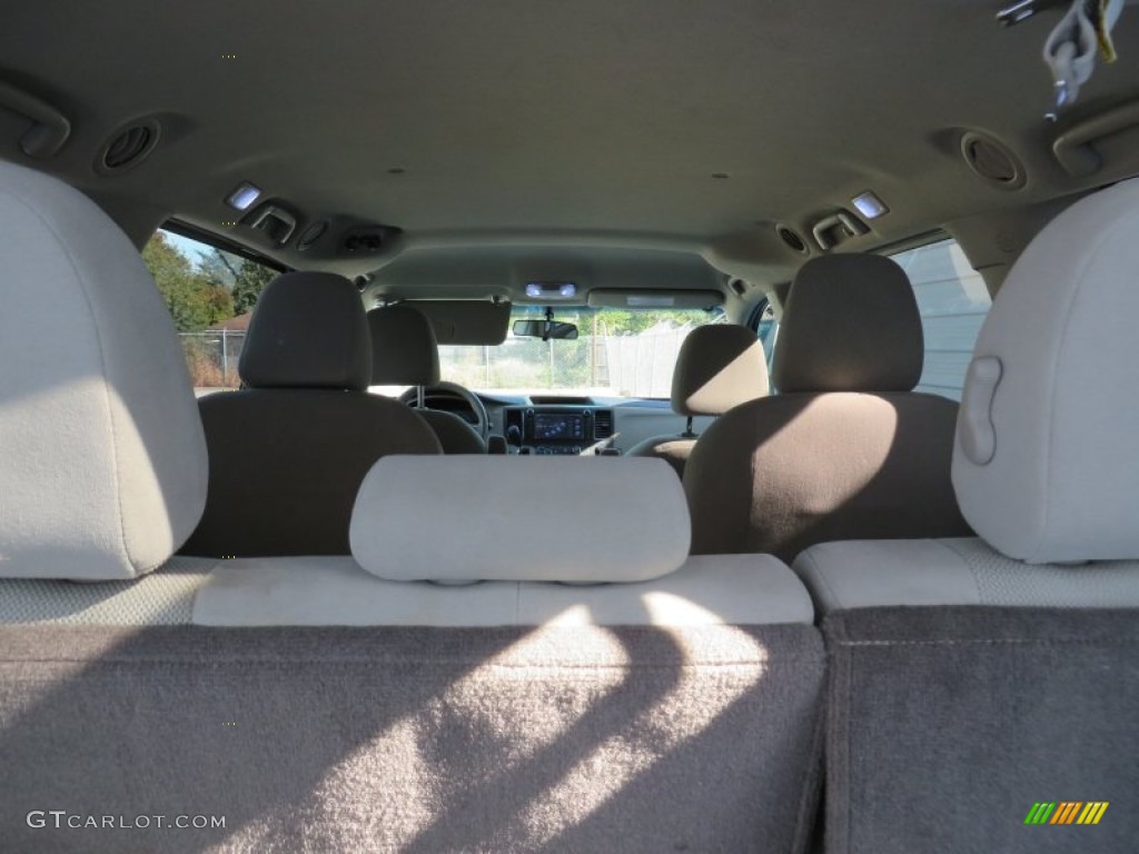 2012 Sienna  - Super White / Light Gray photo #29