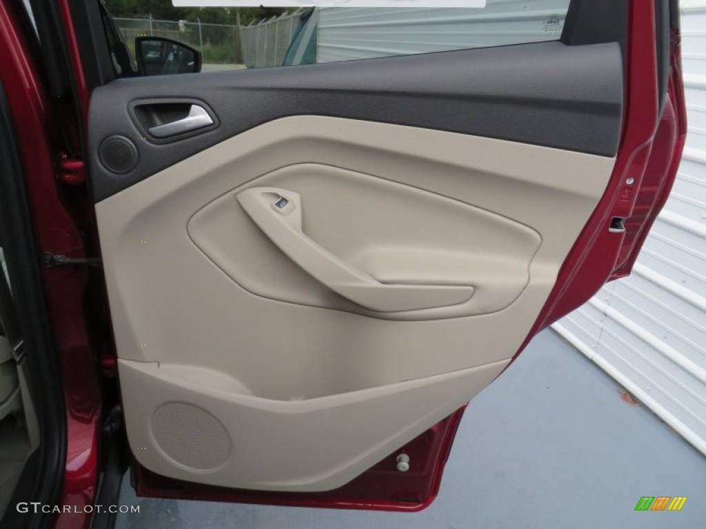 2014 Ford Escape SE 1.6L EcoBoost Medium Light Stone Door Panel Photo #87741423