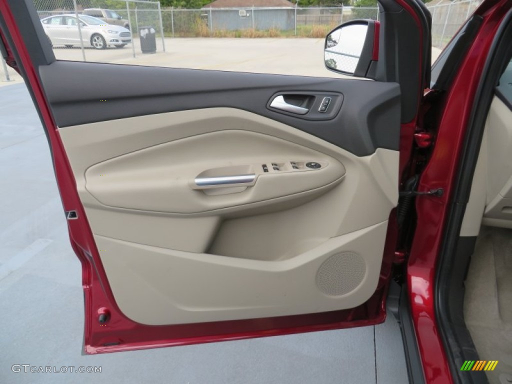 2014 Ford Escape SE 1.6L EcoBoost Door Panel Photos