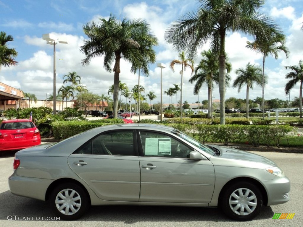 2005 Camry LE - Mineral Green Opalescent / Gray photo #5