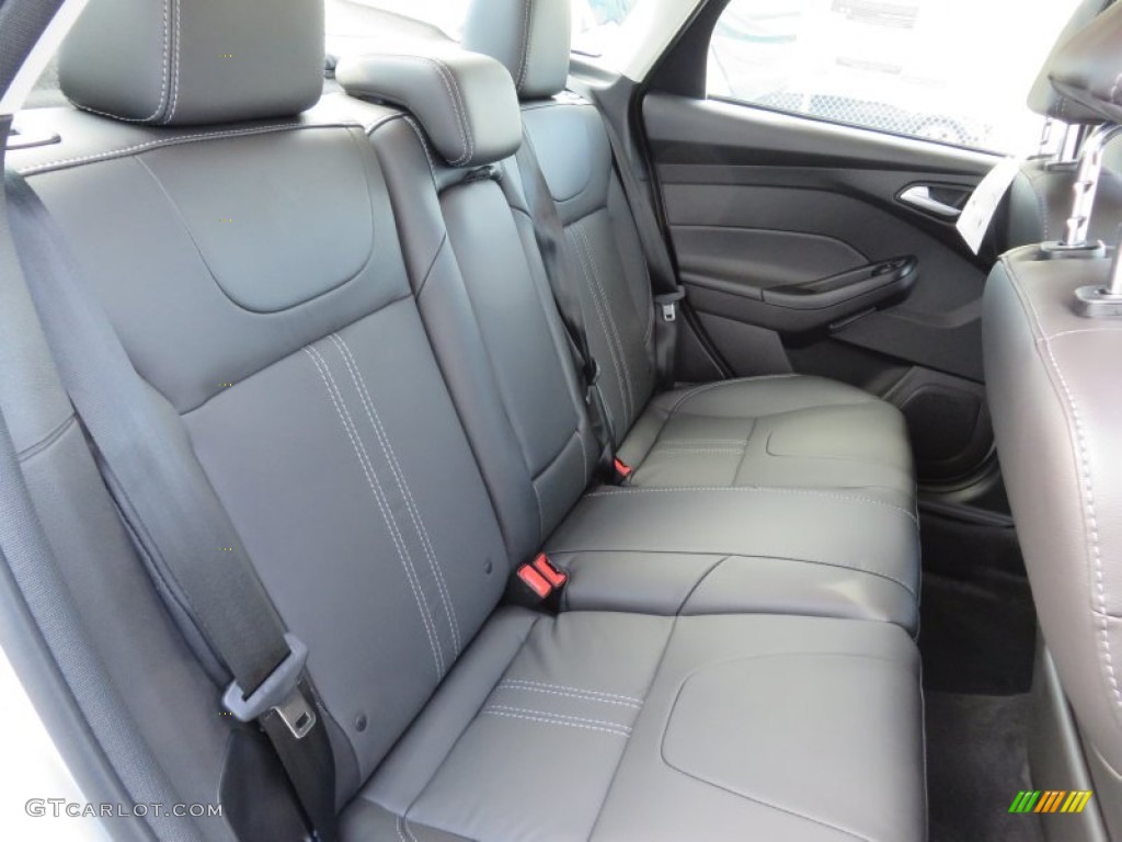 Charcoal Black Interior 2014 Ford Focus SE Sedan Photo #87743331