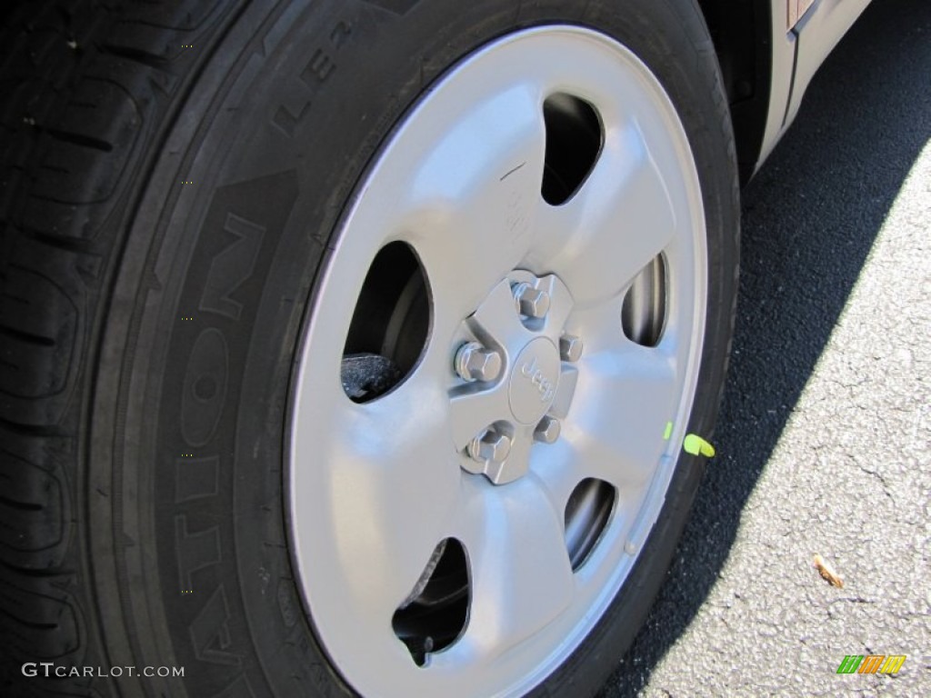 2014 Jeep Cherokee Sport Wheel Photo #87743385