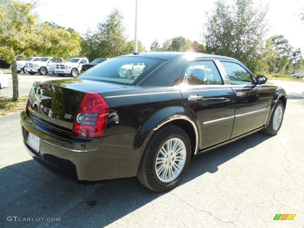 2010 300 Touring - Black / Dark Slate Gray photo #8