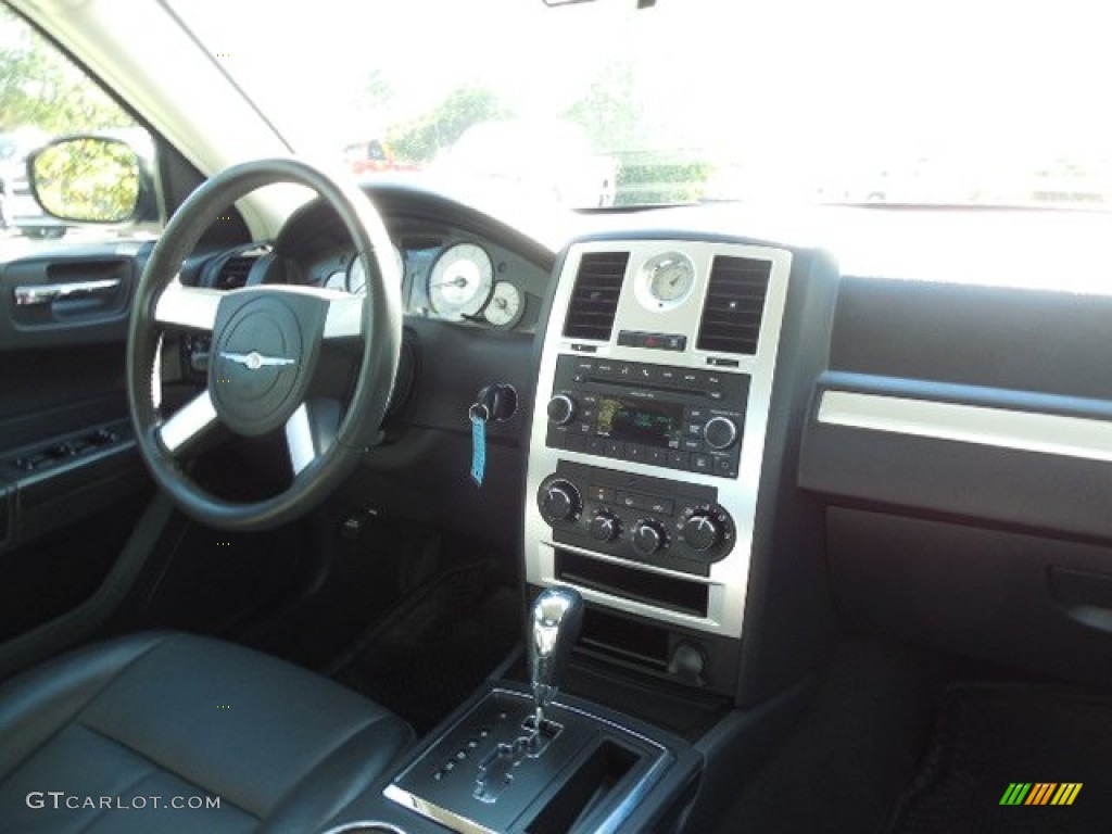 2010 300 Touring - Black / Dark Slate Gray photo #11